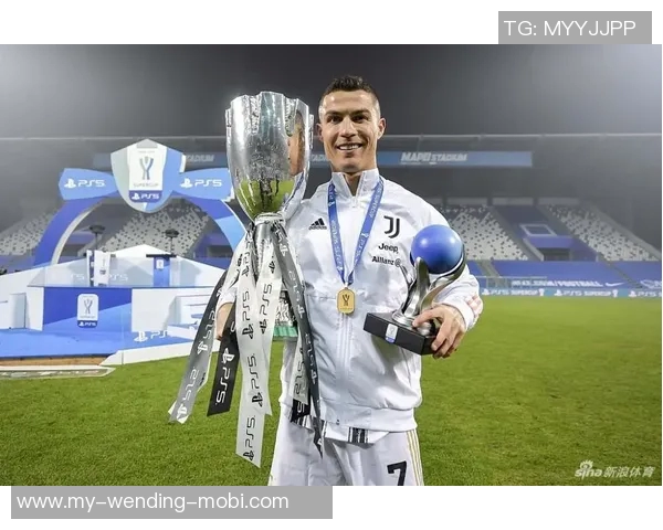 尤文图斯足球队服的历史演变与设计理念探讨 尤文图斯足球队服的历史演变与设计理念探讨